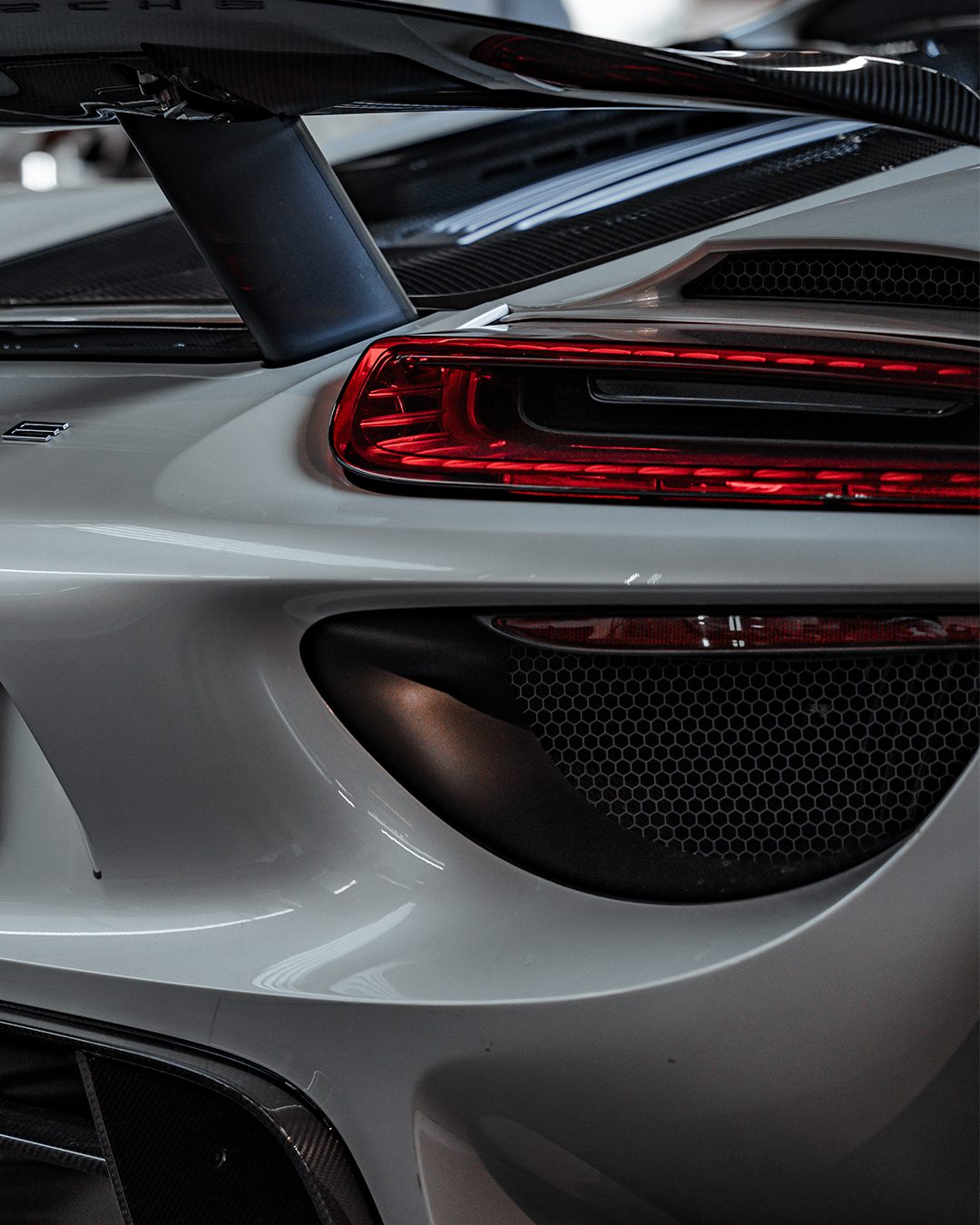 Porsche 918 Spyder rear