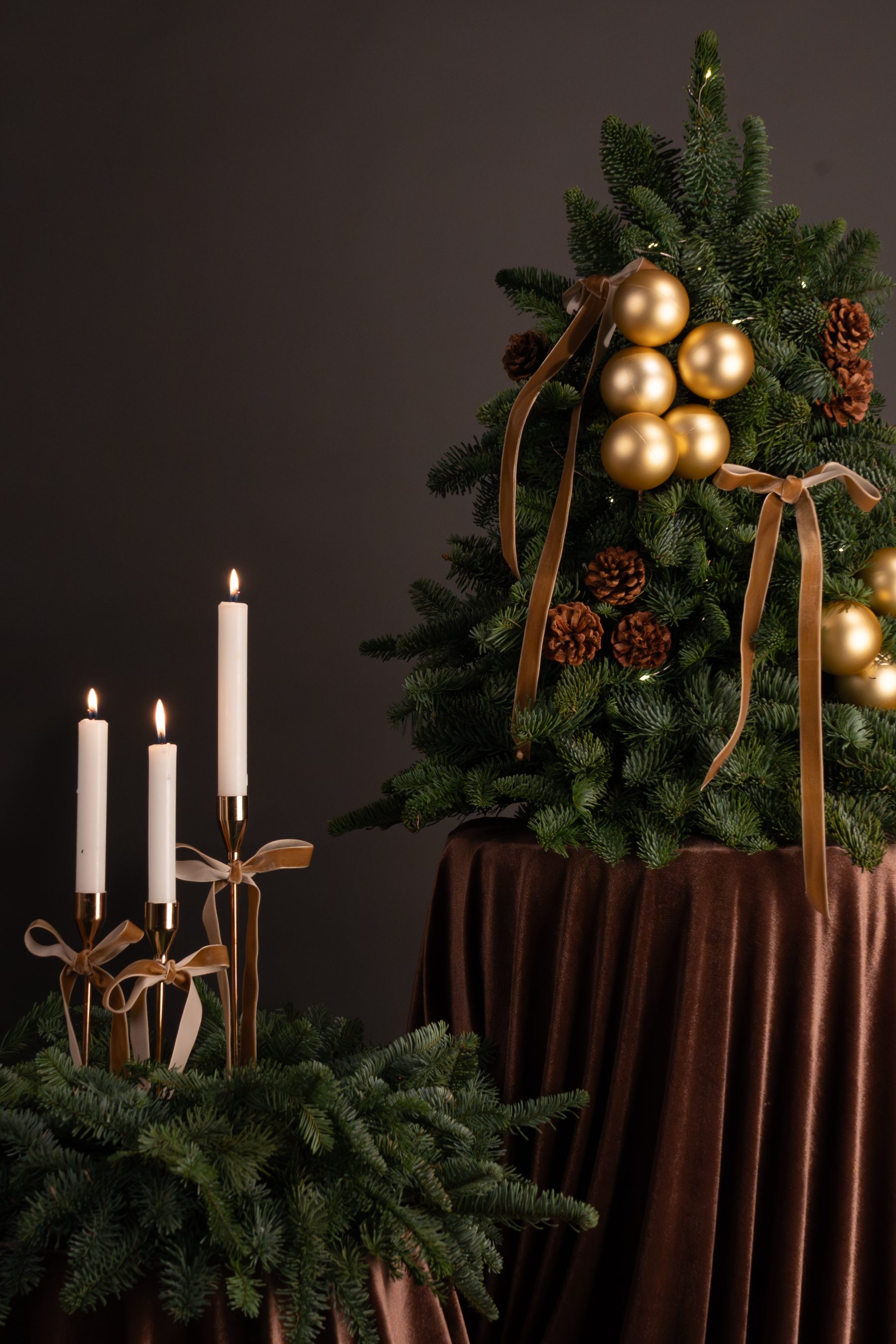 Christmas arrangement with candles
